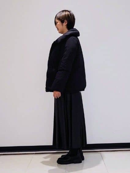 gissyさんの「INDIVI｜レザー調ギャザースカート」を使ったコーディネート
