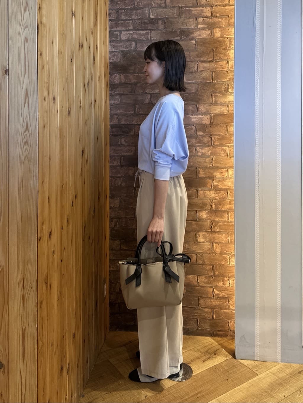 chiiさんの「SHOO･LA･RUE｜【着丈選べる/体型カバー/洗濯機可】さらさらとろん ドルマンブラウス」を使ったコーディネート