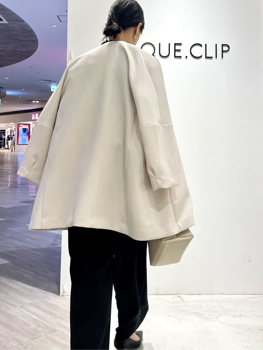 あいさんの「OPAQUE.CLIP｜フォルムスリーブミドルコート【洗濯機OK】」を使ったコーディネート