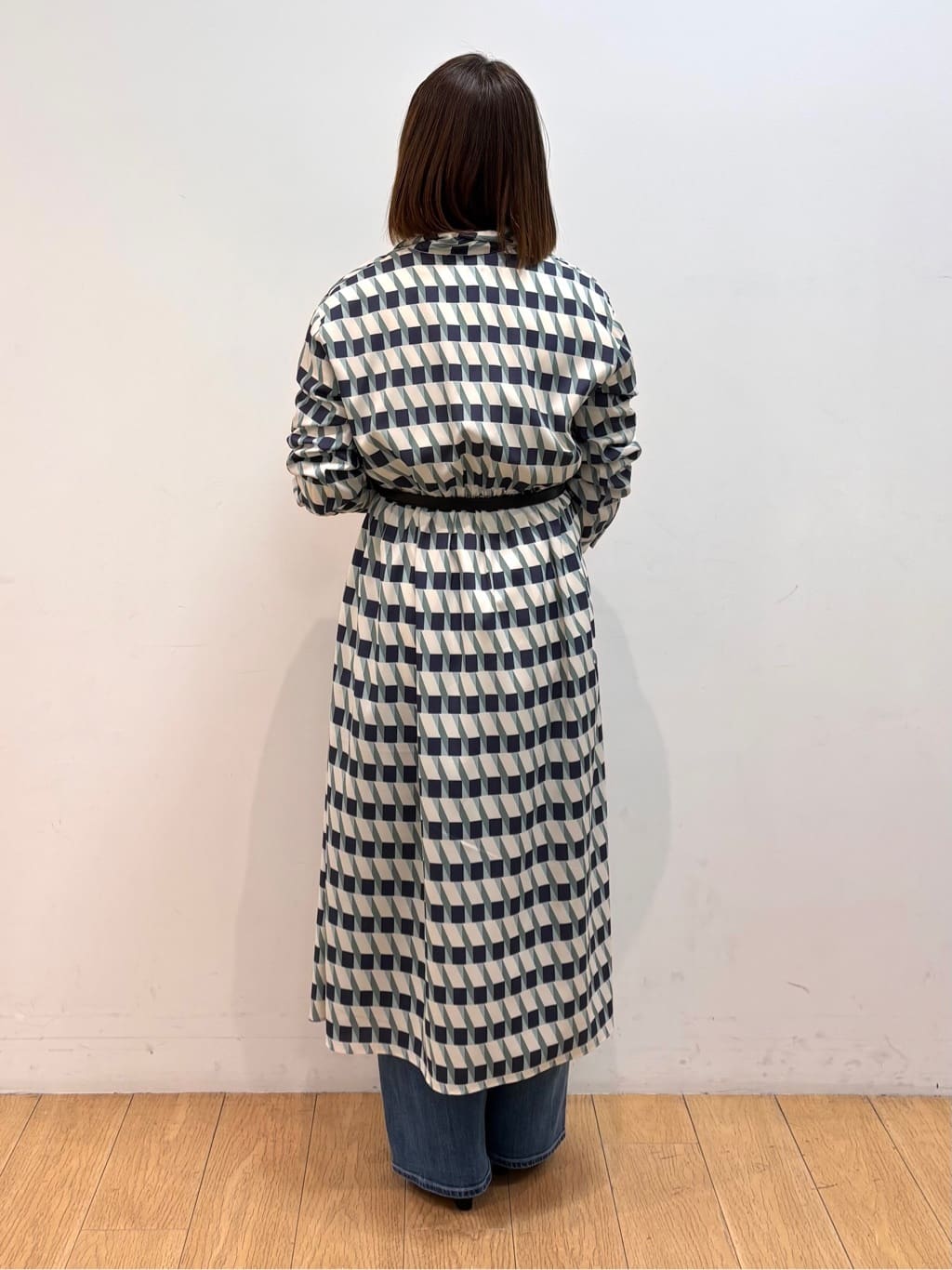 mikkoさんの「INDIVI｜【洗える／2WAY】ベルト付き ジオメトリック柄 シャツワンピース」を使ったコーディネート