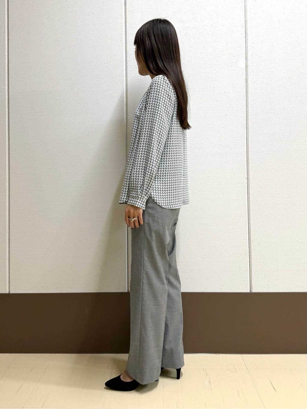 mamiさんの「INDIVI｜【通勤／オフィス】タックジョーゼットブラウス」を使ったコーディネート