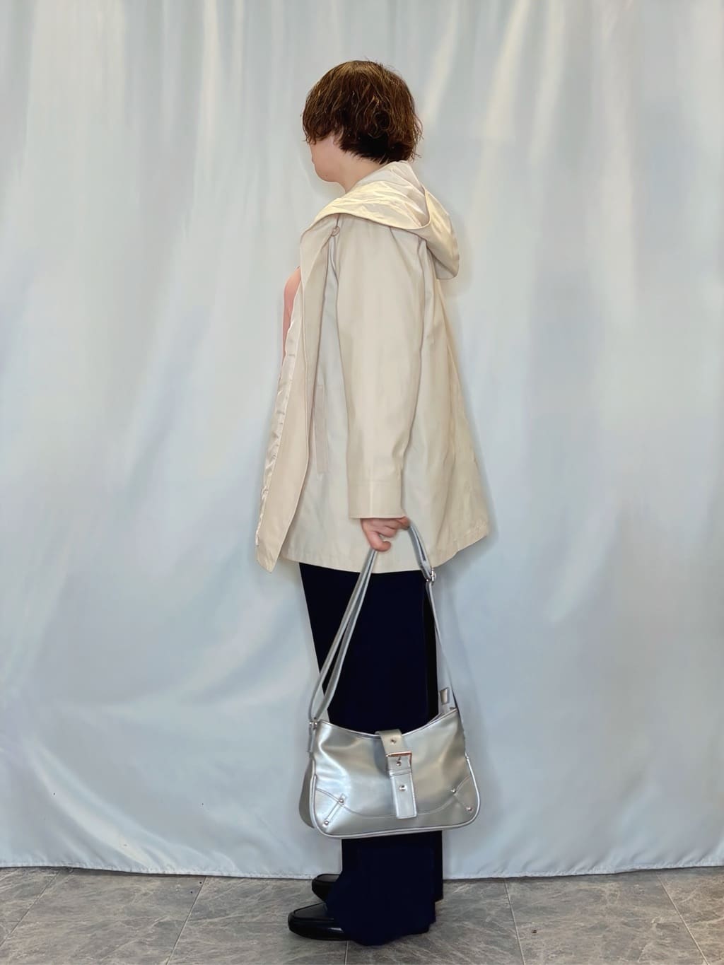 たみさんの「SHOO･LA･RUE｜【防花粉/洗濯機可/S-LL】ゆったり着られる 大人のテントフーディージャケット」を使ったコーディネート