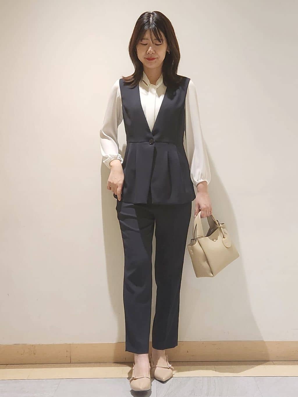 yukaさんの「COUP DE CHANCE｜【洗える／日本製】女性らしい細ボウタイブラウス」を使ったコーディネート
