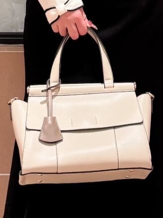 すみれさんの「ESPERANZA｜ダブルフラップ2WAYハンドバッグ」を使ったコーディネート