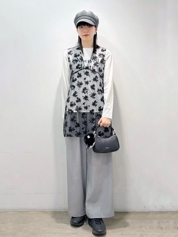 くっしーさんの「OPAQUE.CLIP｜シアー刺繍チュニックブラウス【洗濯機OK】」を使ったコーディネート