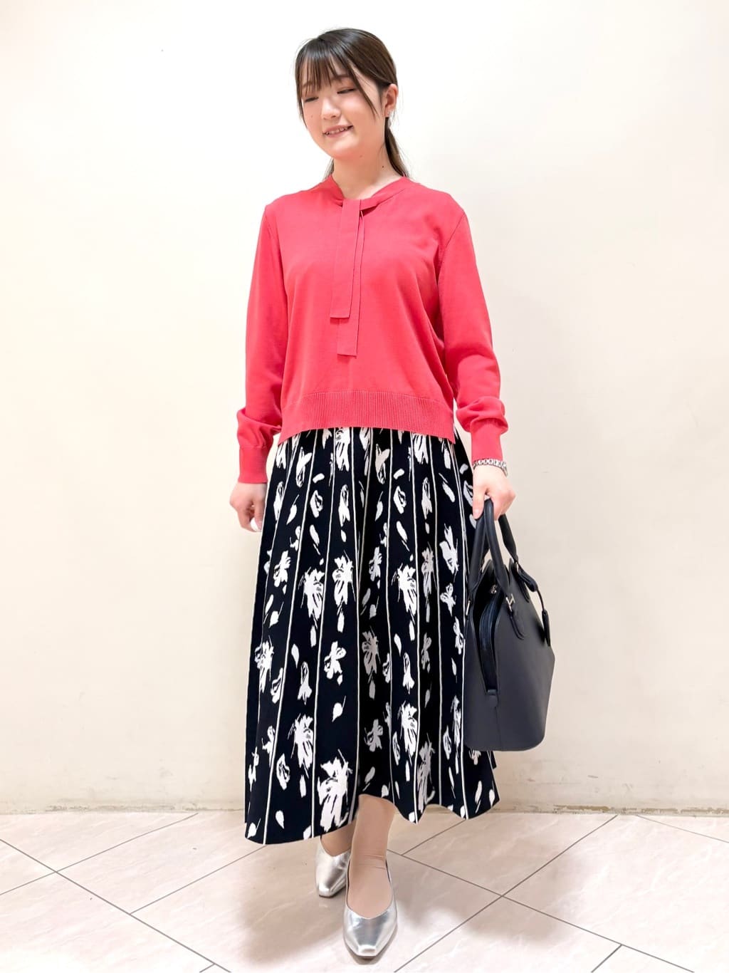 mikiさんの「Reflect｜ハイゲージボウタイニット」を使ったコーディネート