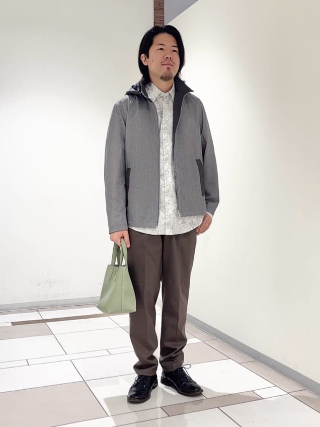 及川さんの「TAKEO KIKUCHI｜2WAYアクティブ ライト ブルゾン」を使ったコーディネート