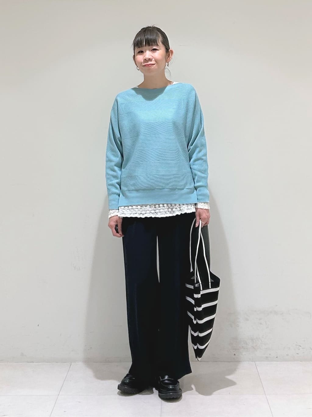 tsuyuさんの「INDIVI｜【WEB限定カラー／A4収納】柄ニットバッグ」を使ったコーディネート