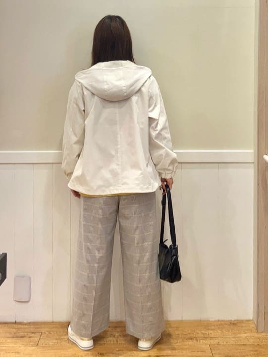 FUJIさんの「SHOO･LA･RUE｜【高レビュー/洗濯機可/S-LL】さらに軽くなった スポンディッシュ裾フェイクトップス」を使ったコーディネート