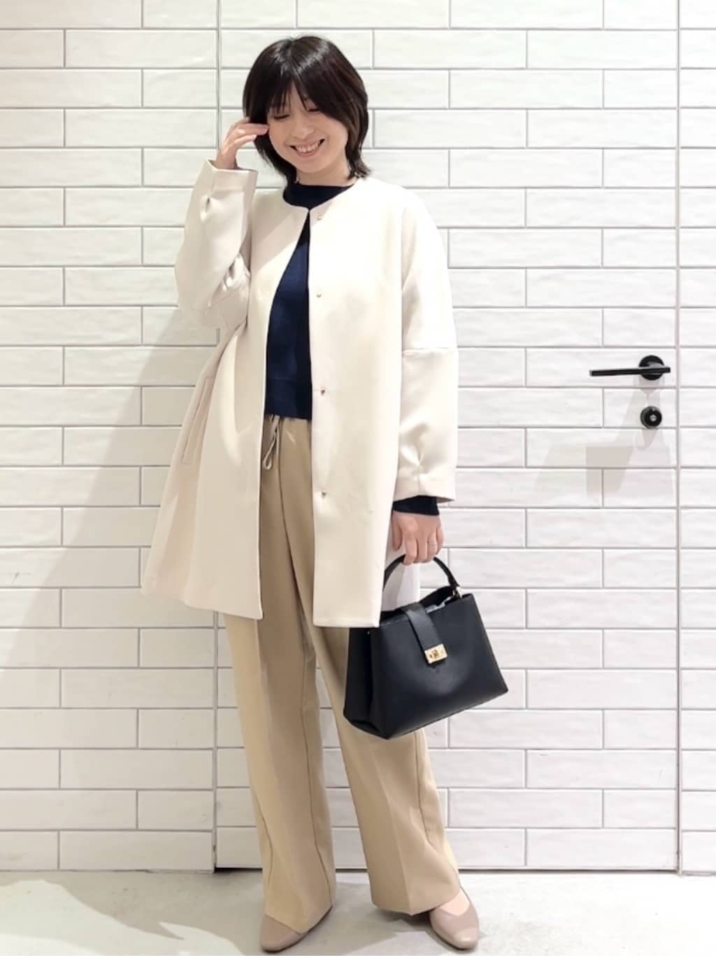 しおりさんの「OPAQUE.CLIP｜フォルムスリーブミドルコート【洗濯機OK】」を使ったコーディネート