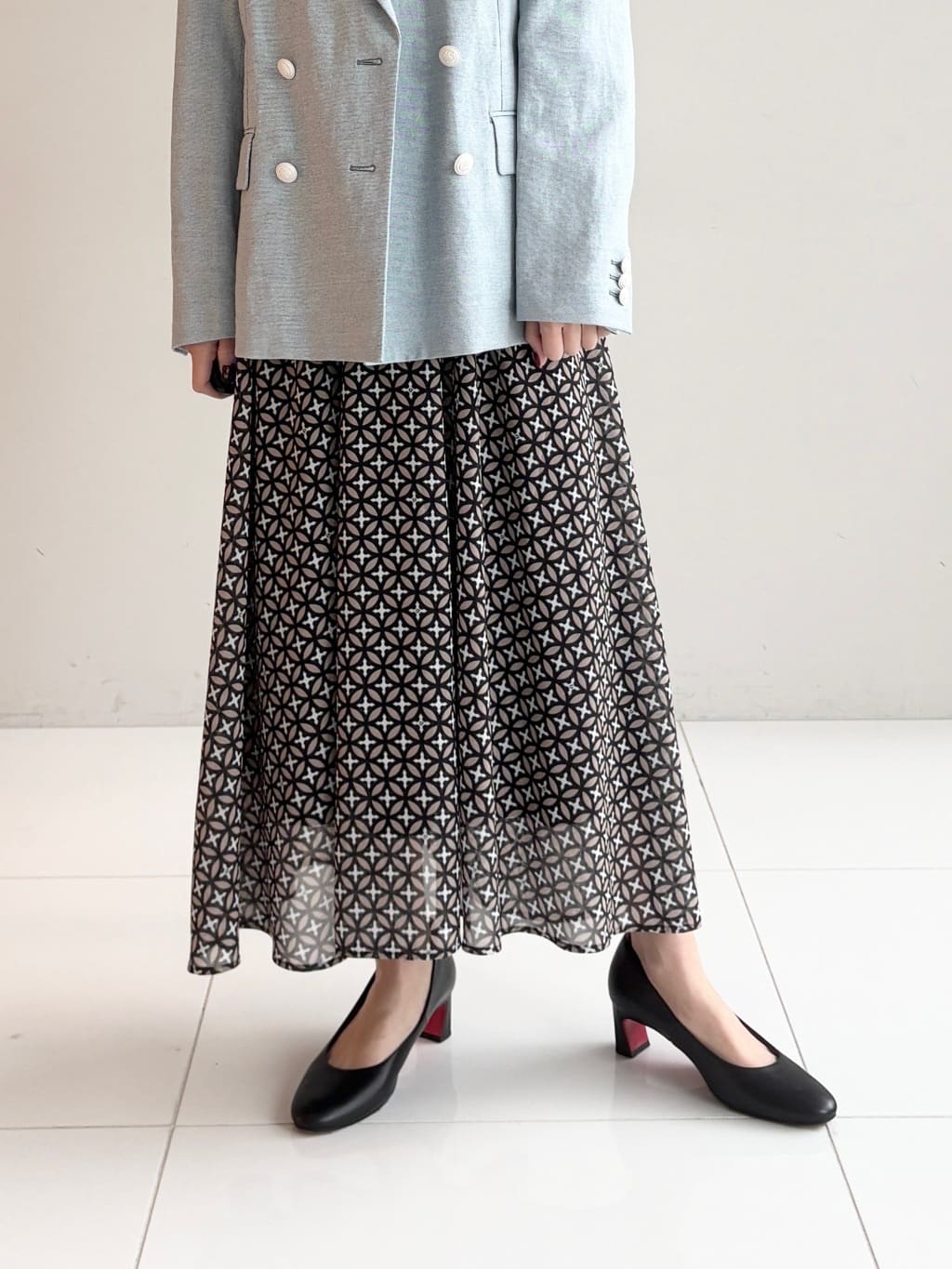 清水夏姫さんの「DRESSTERIOR｜【再入荷/otonaMUSE5月号掲載/ウォッシャブル】オーバーラップサークル シアードレス」を使ったコーディネート