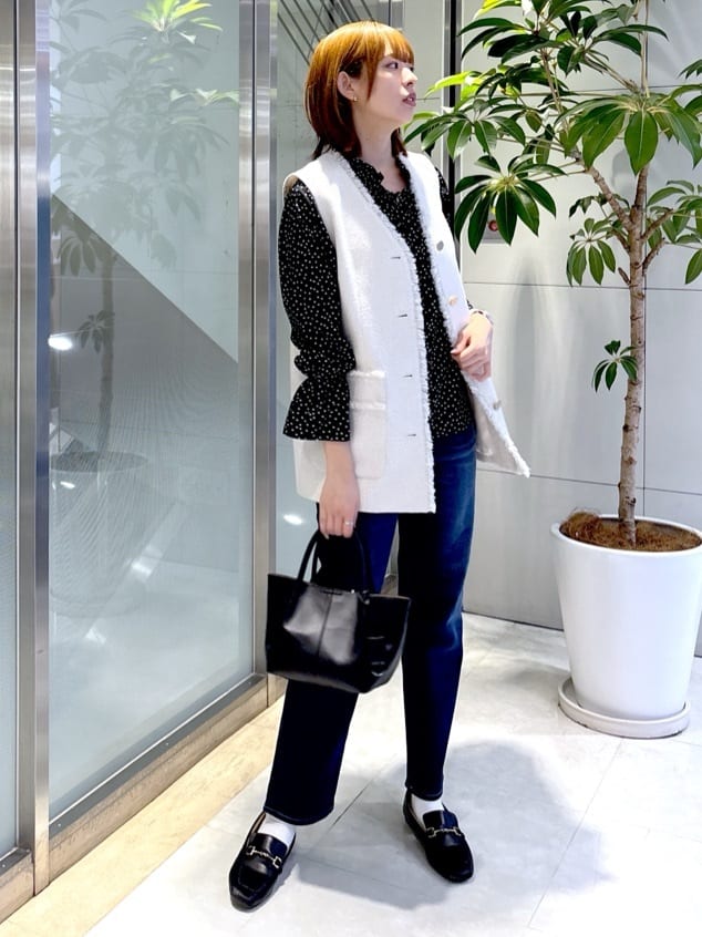 yukaさんの「UNTITLED｜【オンオフ使える】スラブツイード ジレ」を使ったコーディネート