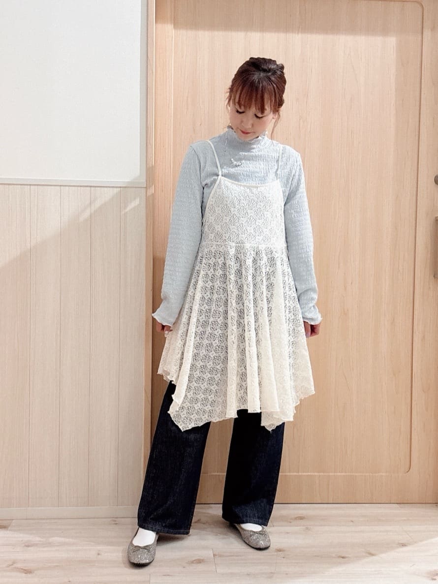 モカさんの「SHOO･LA･RUE｜【前後2WAYネック】レイヤードスタイルにおすすめ レースキャミチュニック」を使ったコーディネート