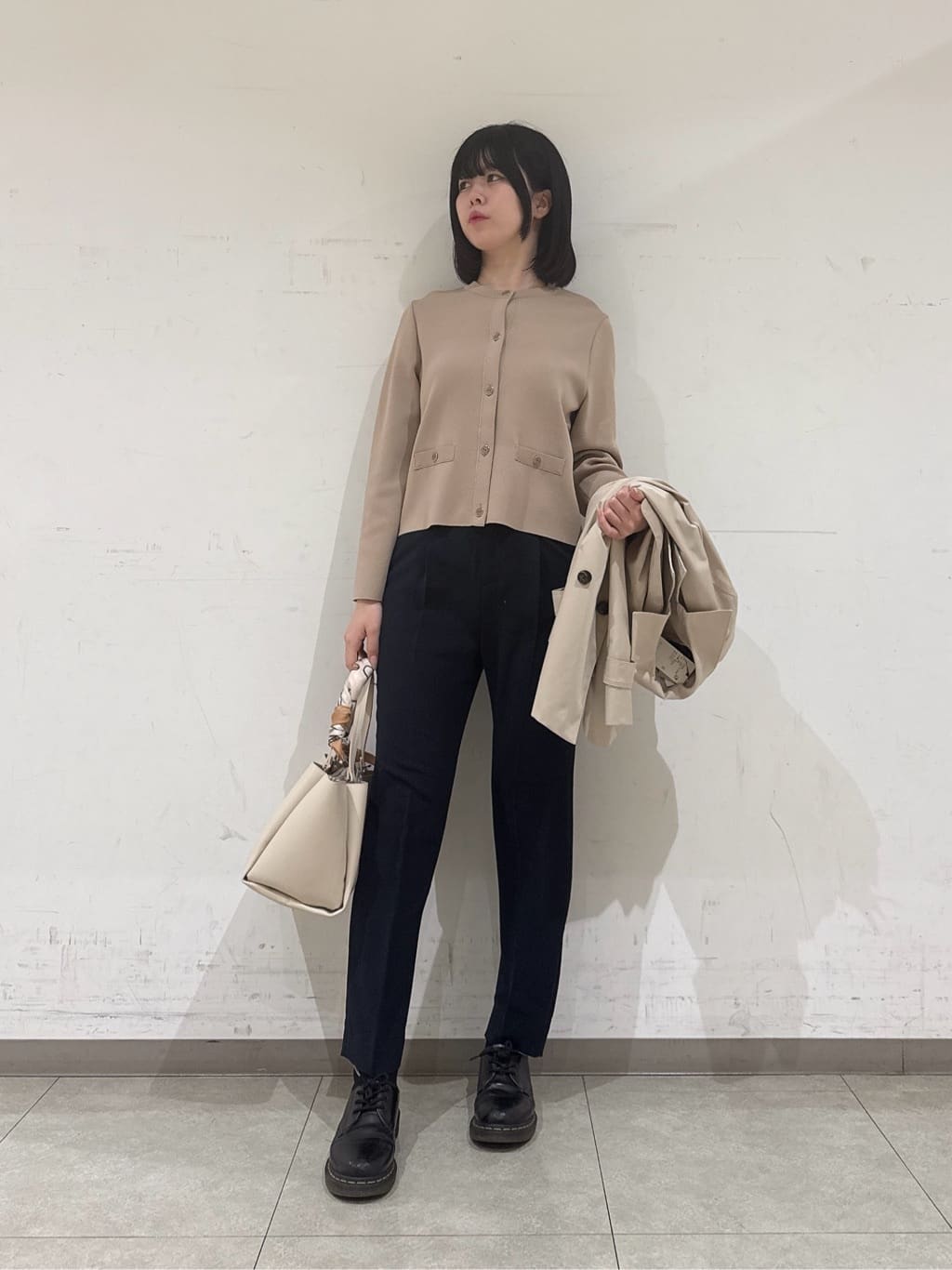 rinaさんの「INDIVI｜【洗える／SETUP可能】メタルボタンニットジャケット風カーディガン」を使ったコーディネート