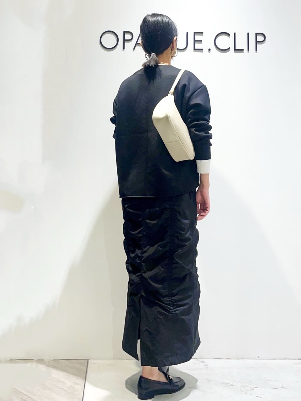 あいさんの「OPAQUE.CLIP｜リラクシーボリュームスリーブトップス【洗濯機OK】」を使ったコーディネート