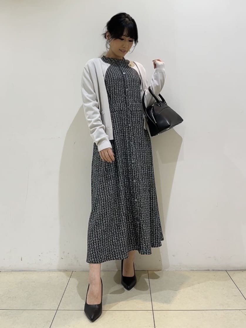 watanabeさんの「UNTITLED｜◆【アンサンブル可/洗える】クルーネックニットカーディガン」を使ったコーディネート