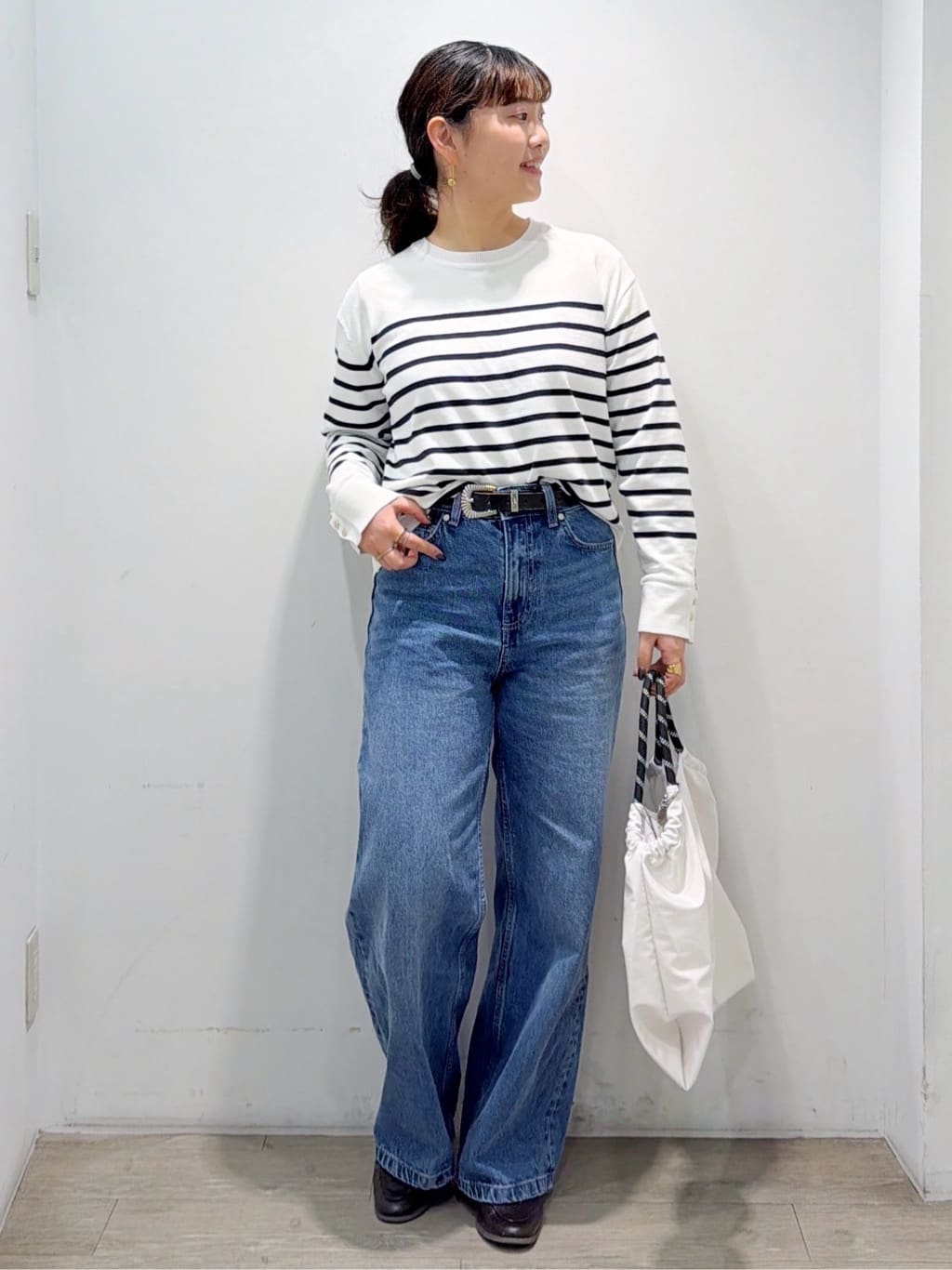 sumicaさんの「OPAQUE.CLIP｜ワイドストレートデニムパンツ【洗濯機OK】《S～LL》」を使ったコーディネート