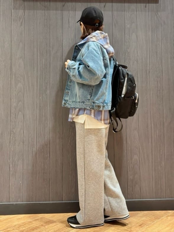 meiさんの「SHOO･LA･RUE｜【SHOO・LA・RUE DENIM】羽織るだけでこなれる　オーバーサイズデニムジャケット」を使ったコーディネート