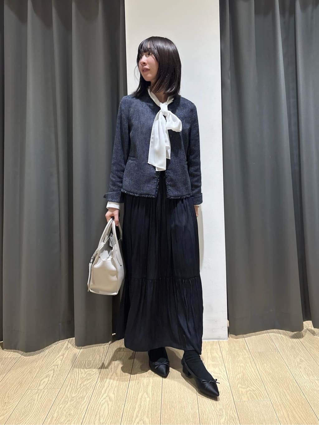 Yoshimiさんの「INDIVI｜【洗える】ジョーゼットボウタイブラウス」を使ったコーディネート