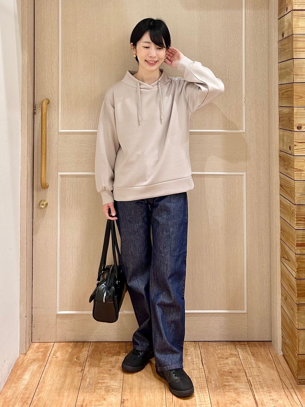 ちぐささんの「SHOO･LA･RUE｜【SHOO・LA・RUE DENIM/SS-LL】程よい厚みの ストレートデニムパンツ（10.5オン」を使ったコーディネート