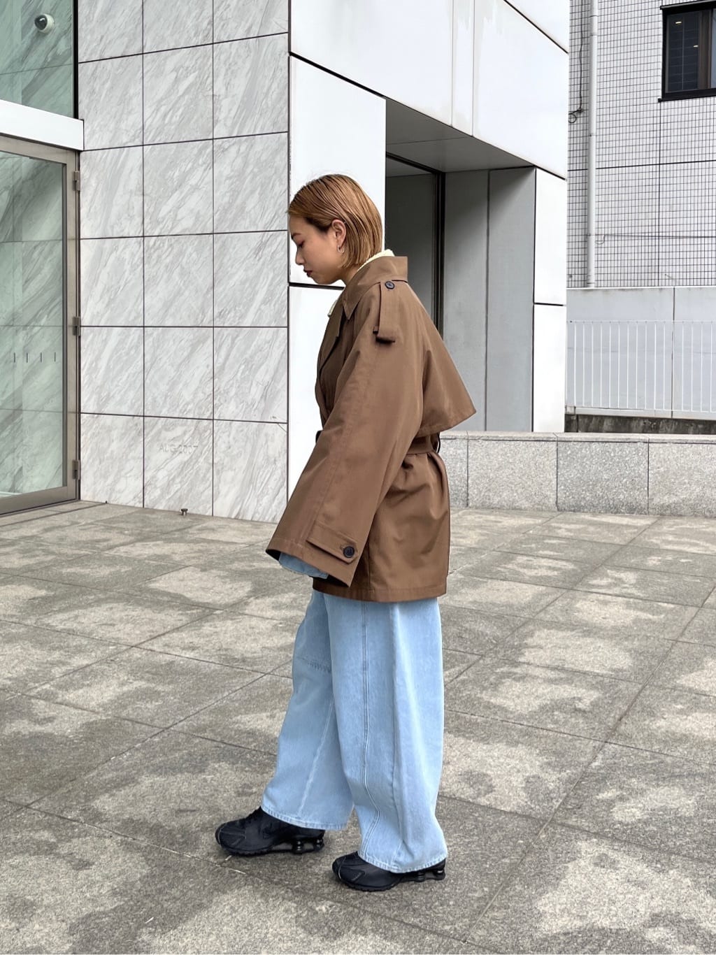 Harukaさんの「INDIVI｜【撥水】ボンディングショートトレンチ」を使ったコーディネート