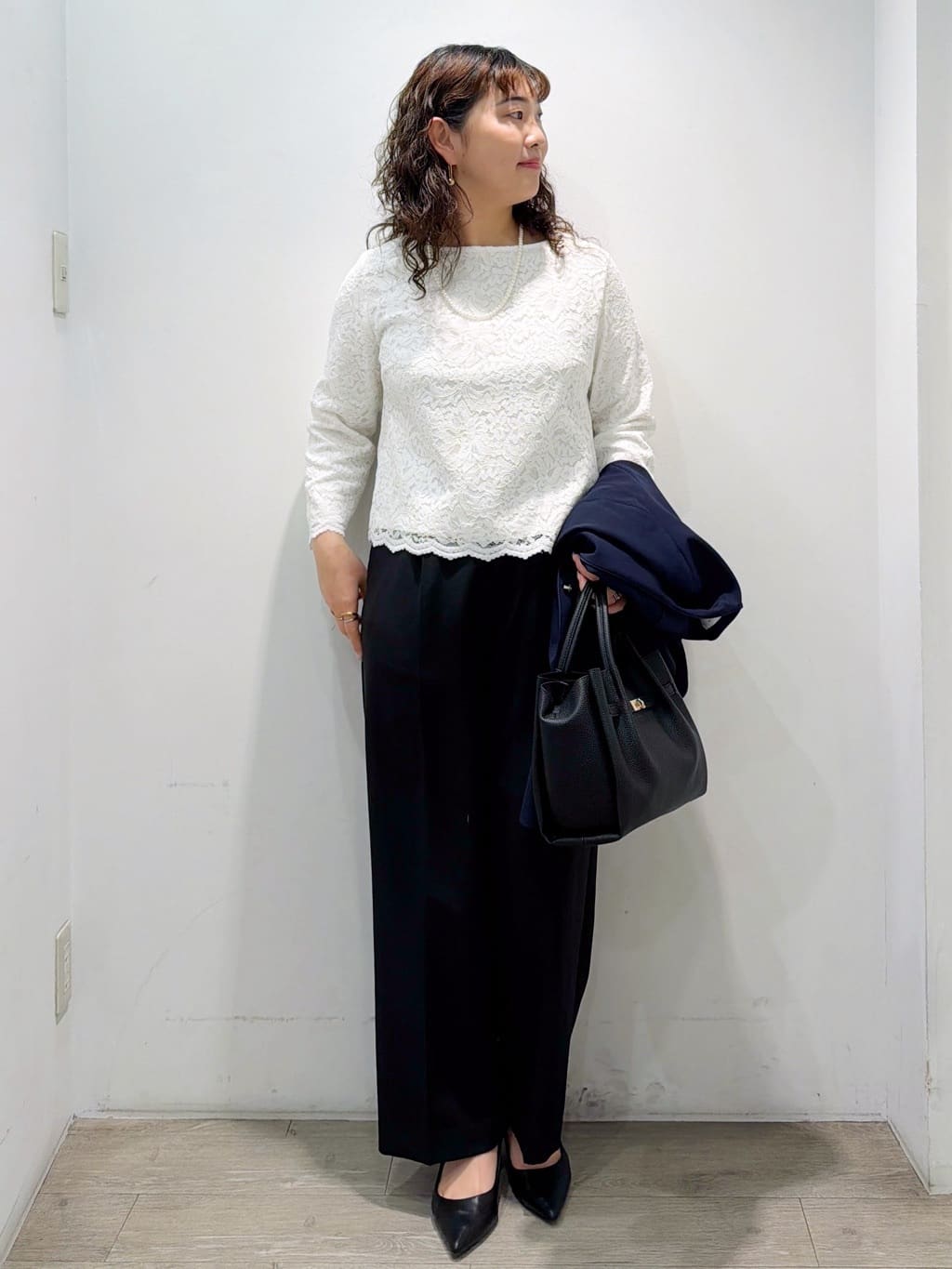 sumicaさんの「OPAQUE.CLIP｜《通勤／セットアップ対応》 パイピングVネックジャケット【洗濯機OK】」を使ったコーディネート