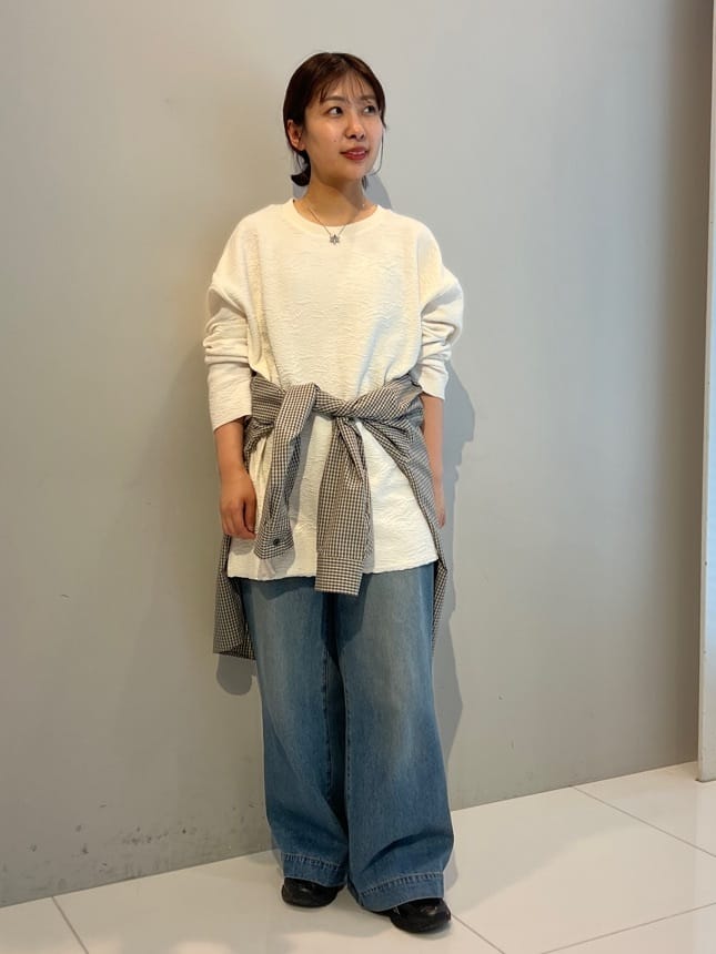 abeさんの「tk.TAKEO KIKUCHI｜アルチザンカットフクレジャカードカットソー」を使ったコーディネート