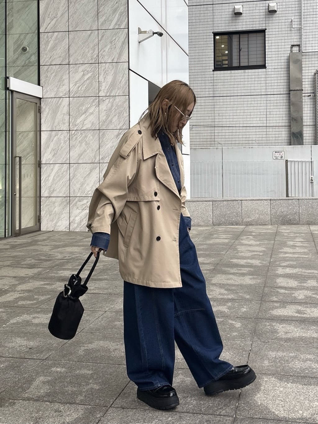 kotakiさんの「INDIVI｜【撥水】ボンディングショートトレンチ」を使ったコーディネート