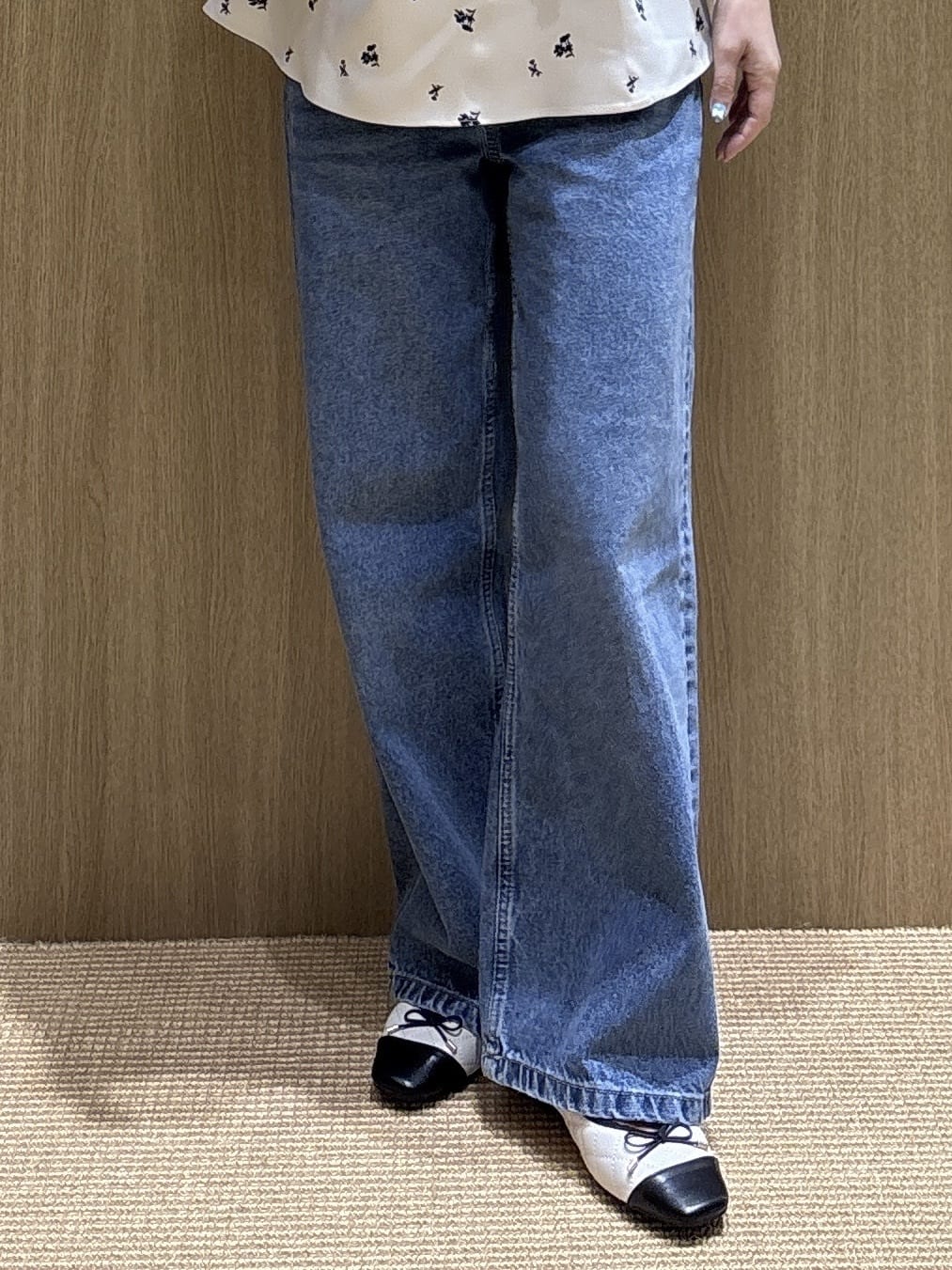 たけねぇさんの「OPAQUE.CLIP｜フラワー刺繍ペプラムブラウス【洗濯機OK】」を使ったコーディネート