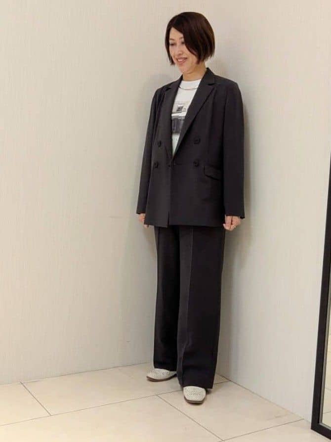 u-macoさんの「UNTITLED｜【新色追加/セットアップ可】エアリー ダブルブレストジャケット」を使ったコーディネート
