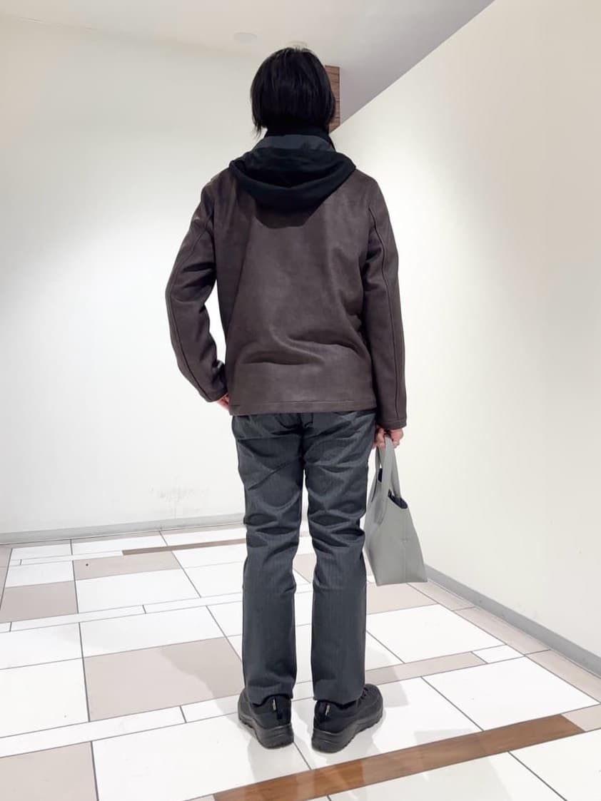及川さんの「TAKEO KIKUCHI｜【JUST ONE LAYER】ダウンファブリック ジップアップ フード ブルゾン」を使ったコーディネート