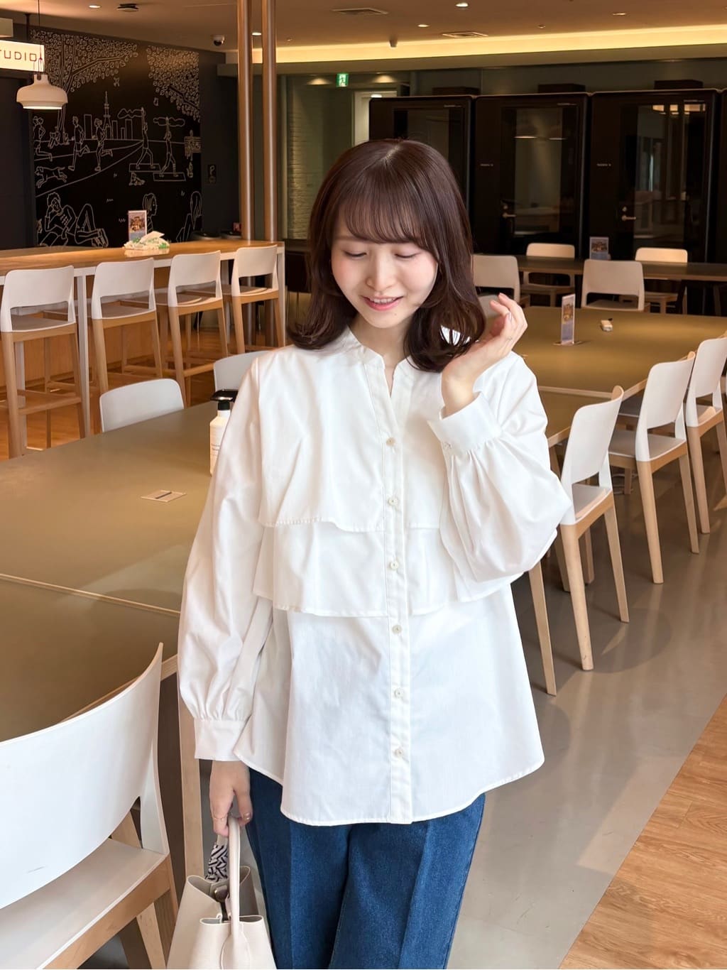 みさかさんの「index｜フリルキーネックシャツ【洗濯機OK／イージーアイロン／防シワ】《XS～LL／7col》」を使ったコーディネート