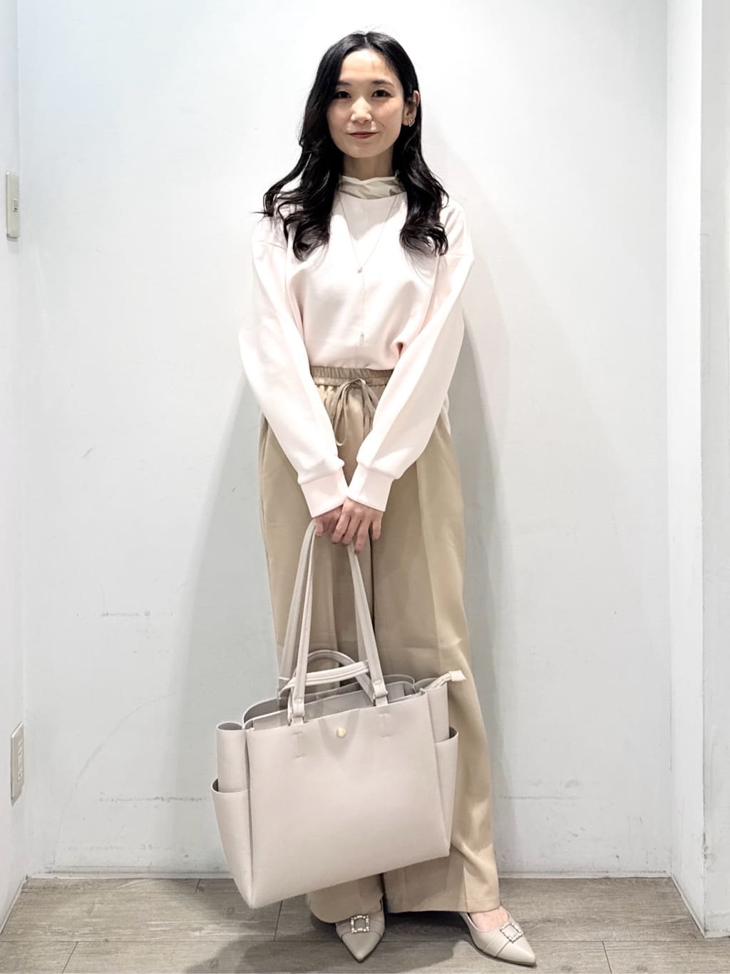 yuicciさんの「OPAQUE.CLIP｜リラクシーボリュームスリーブトップス【洗濯機OK】」を使ったコーディネート