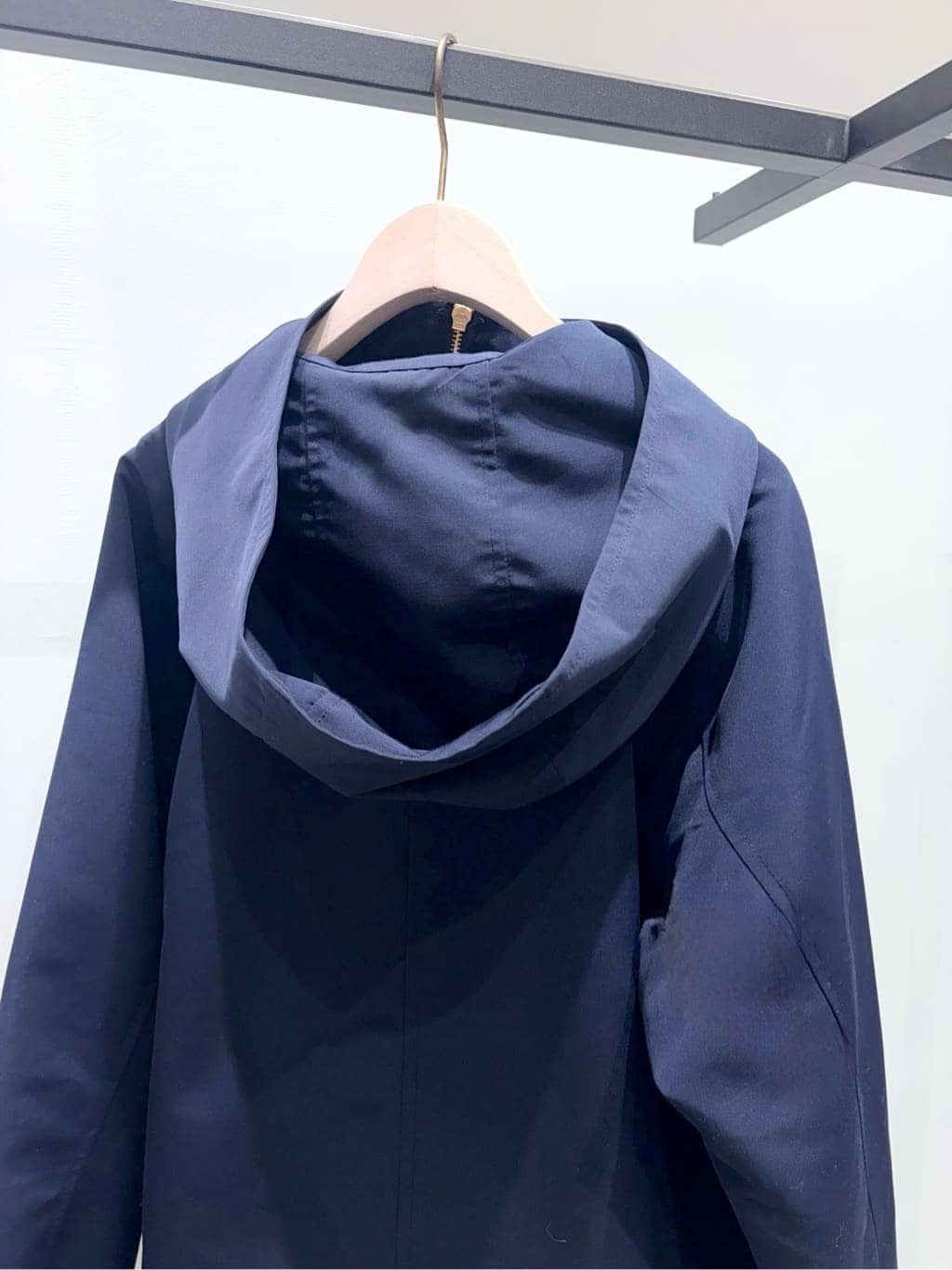 ＷＡさんの「grove｜【貴島明日香さん着用】【撥水】きれいめに着こなせるマウンテンパーカ」を使ったコーディネート