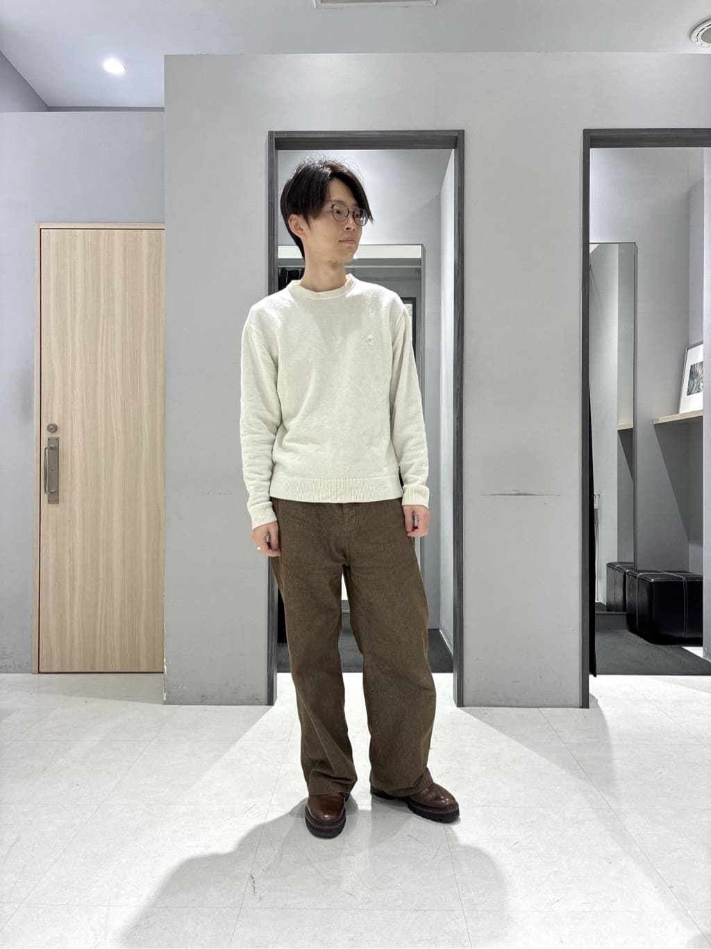 わいずみさんの「TAKEO KIKUCHI｜【Air Palette Knit】ワンポイント カラーニット プルオーバー」を使ったコーディネート