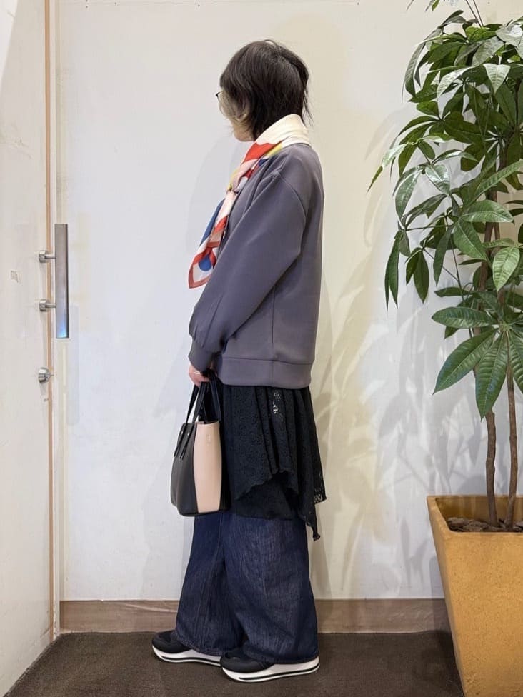 misakiさんの「SHOO･LA･RUE｜【前後2WAYネック】レイヤードスタイルにおすすめ レースキャミチュニック」を使ったコーディネート