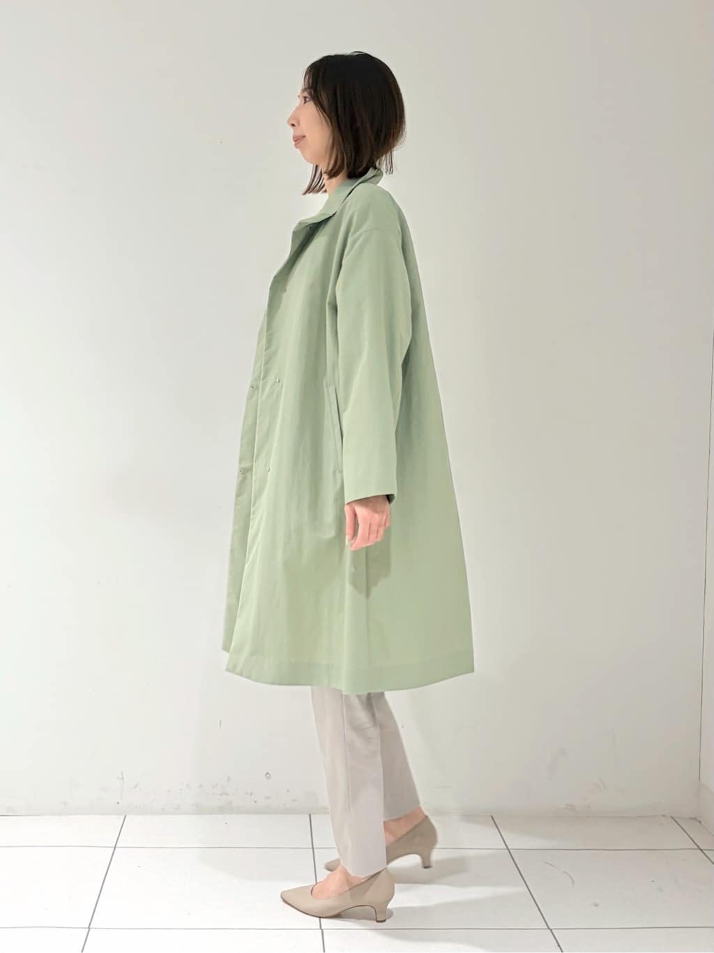 shioriさんの「INDIVI｜【洗える／UVケア／マットサテン】Vネックドルマンスリーブブラウス」を使ったコーディネート