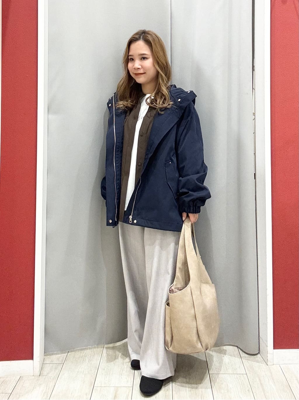 shioさんの「SHOO･LA･RUE｜【UV/抗菌防臭/洗濯機可】小さめロゴの大人スムースロンT」を使ったコーディネート
