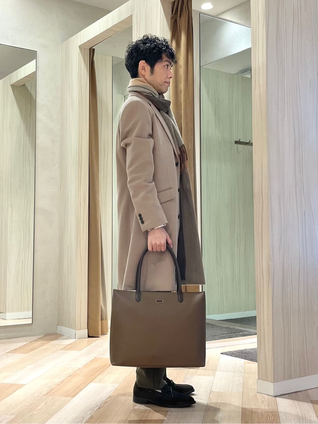 URAさんの「TAKEO KIKUCHI｜カシミヤブレンド ビーバー調チェスターコート」を使ったコーディネート