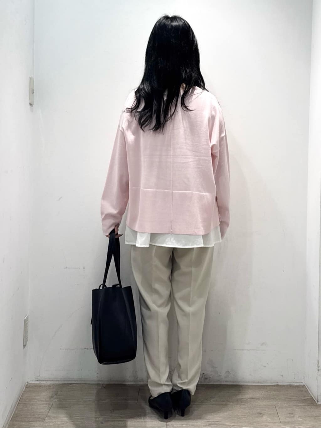 yuicciさんの「OPAQUE.CLIP｜美脚ストレッチイージーテーパードパンツ【洗濯機OK】」を使ったコーディネート