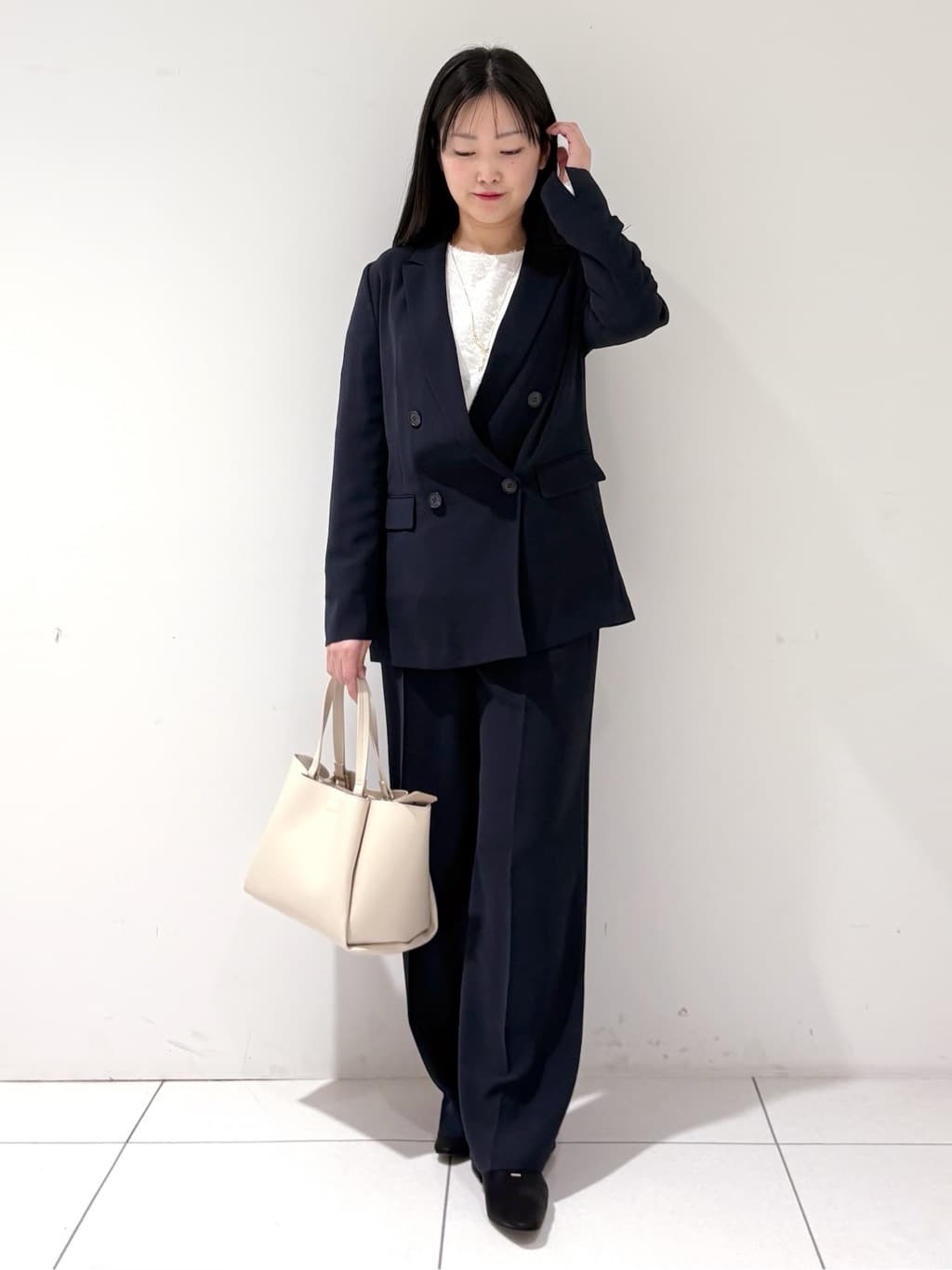 momokoさんの「INDIVI｜【洗える／多機能／SETUP可】着る日傘ダブルジャケット」を使ったコーディネート