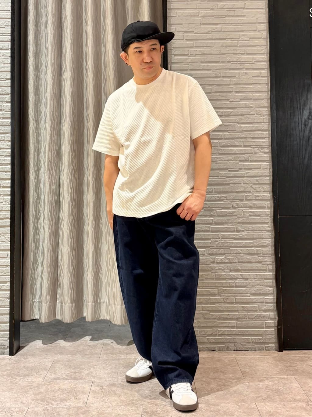 Pーyamaさんの「THE SHOP TK｜【爽やかで好印象】サッカーストライプシャツ 洗濯機OK」を使ったコーディネート
