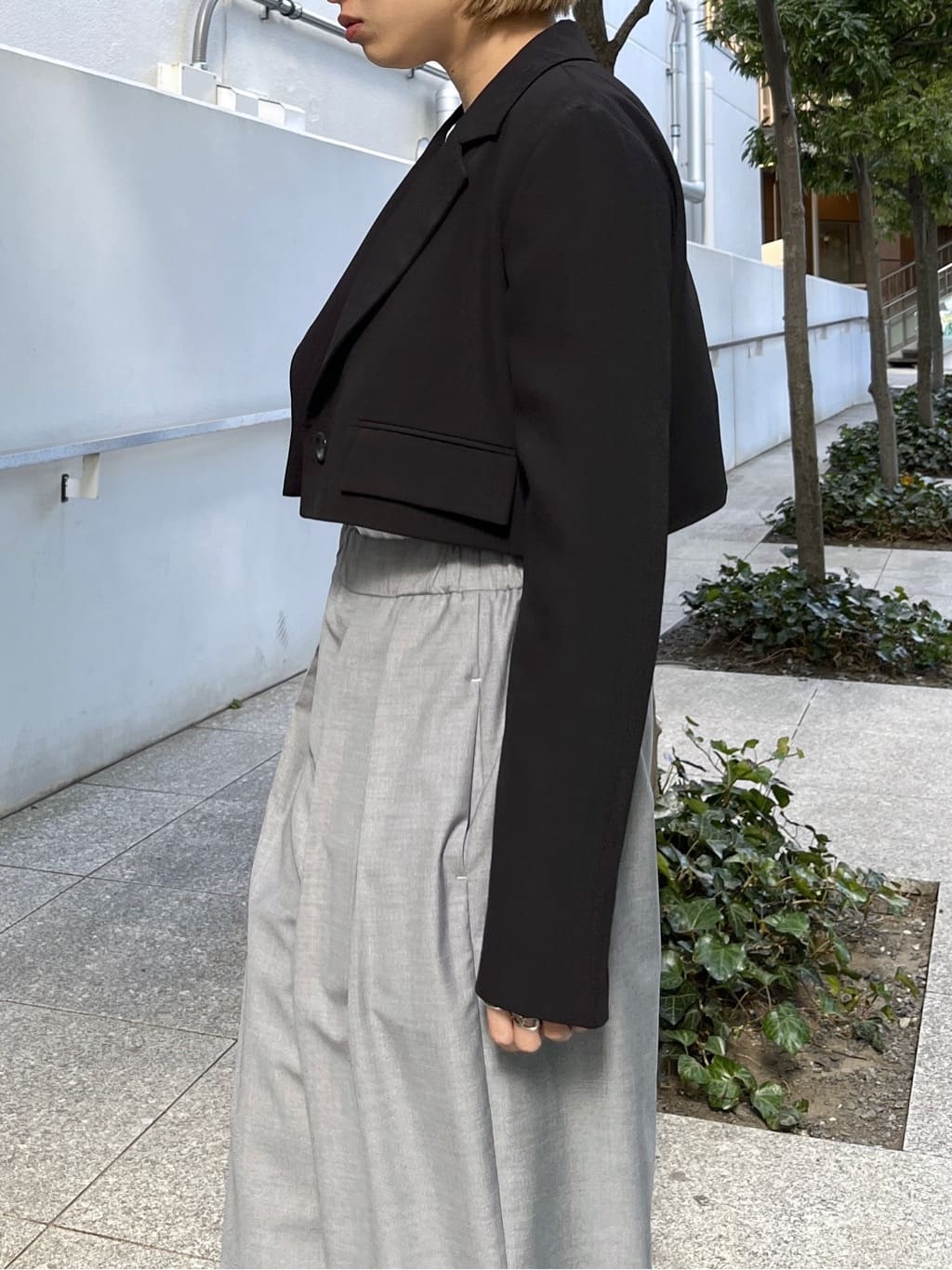 Harukaさんの「INDIVI｜クロップドジャケット」を使ったコーディネート