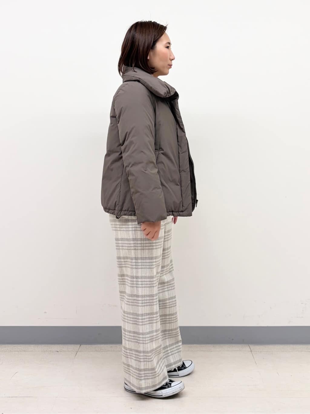 YUKARIさんの「INDIVI｜【撥水／洗える／デザイン衿】ステッチレス ショートダウンコート」を使ったコーディネート