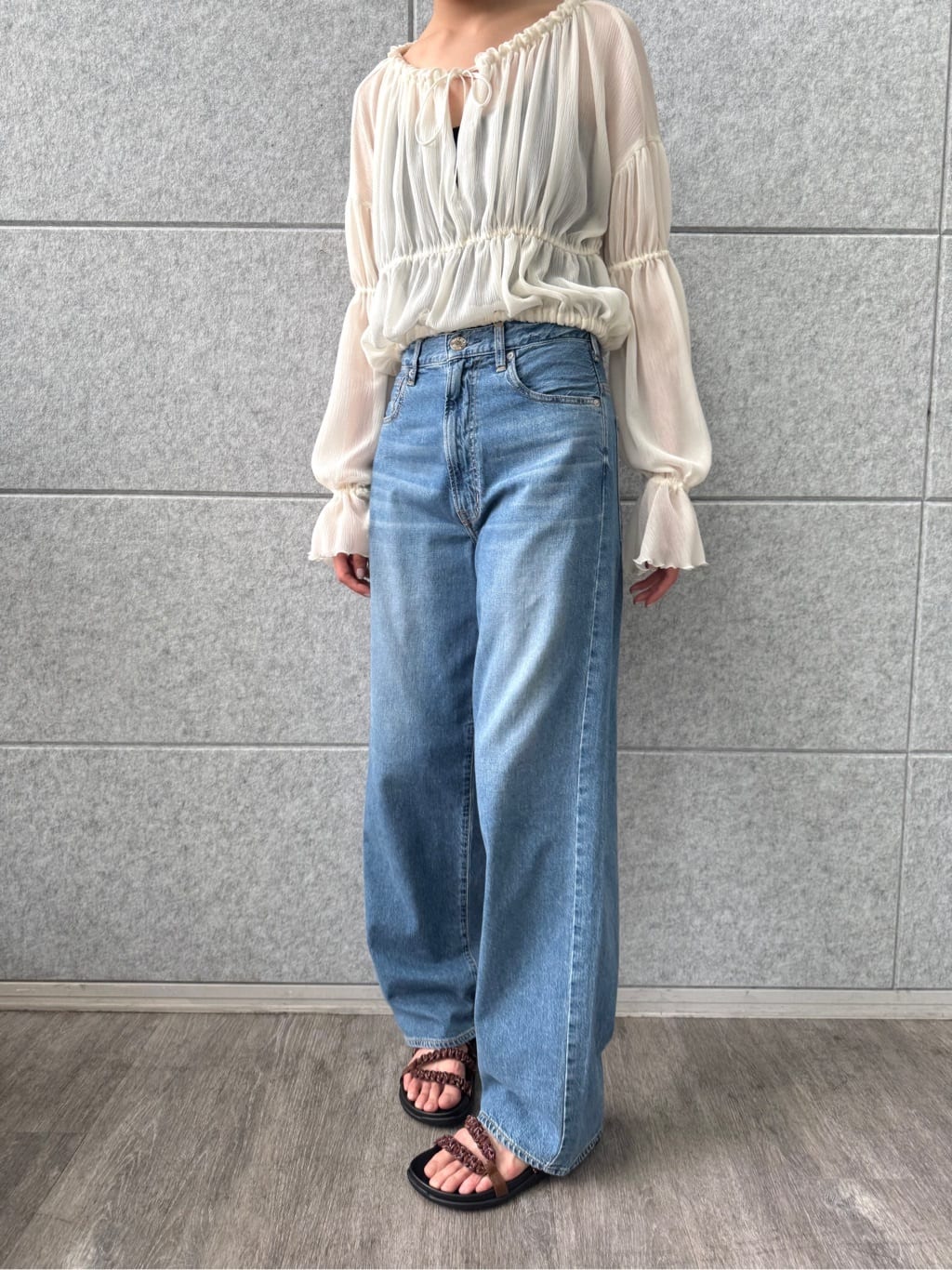 uchi__yamaさんの「CODE A｜off－shoulder blouse」を使ったコーディネート