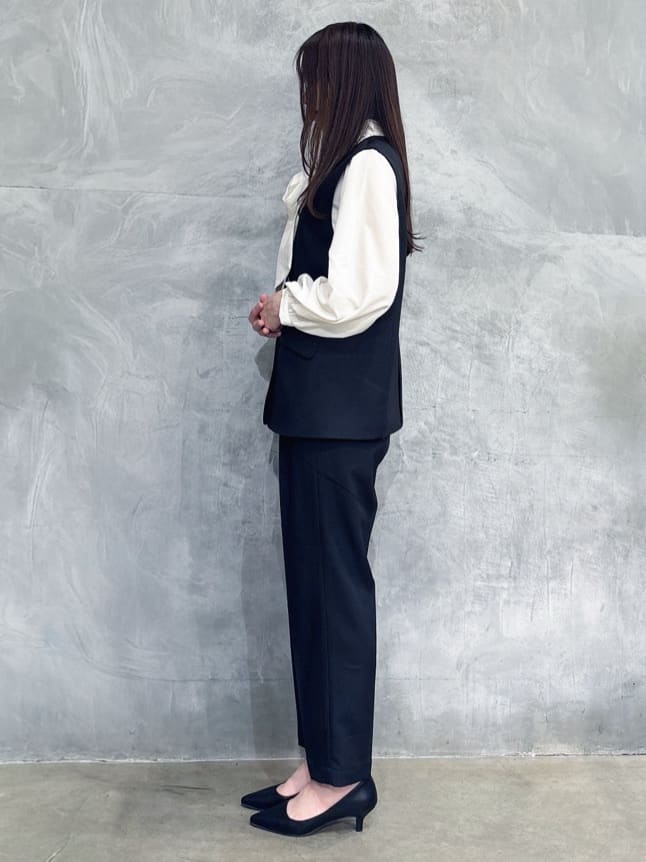 misaさんの「THE SHOP TK｜【通勤にもカジュアルにも】CAVIAN ジレ/セットアップ可」を使ったコーディネート