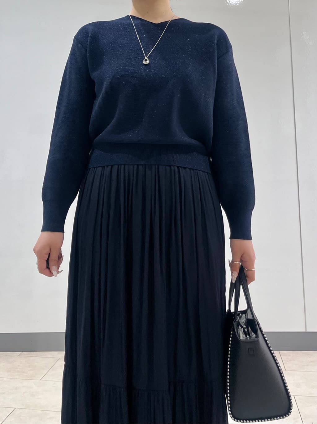 hasuさんの「INDIVI｜【花粉付着防止／撥水／UVケア】名品トレンチコート」を使ったコーディネート