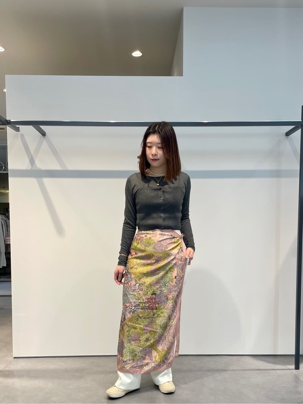 amiさんの「INDIVI｜Timeless｜ストレートフレアパンツ」を使ったコーディネート