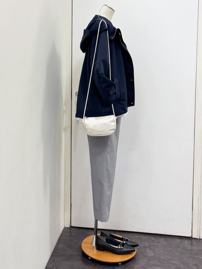 yukariさんの「grove｜【撥水】きれいめに着こなせるマウンテンパーカ」を使ったコーディネート