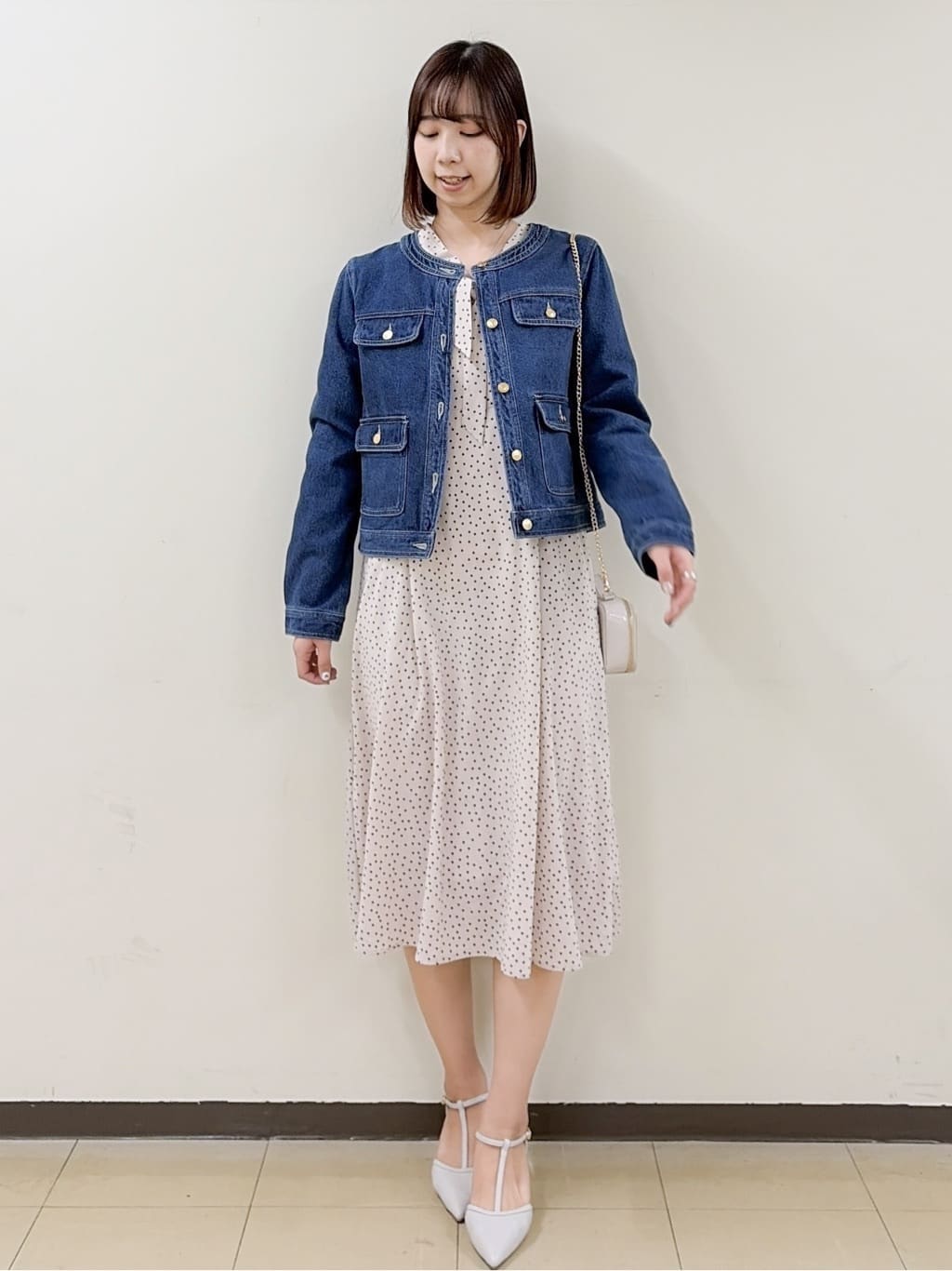 yurinaさんの「index｜ミニマルノーカラーデニムジャケット【洗濯機OK】」を使ったコーディネート